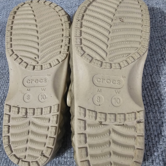 Crocs Metallic Gold Clogs - Picture 7 of 7